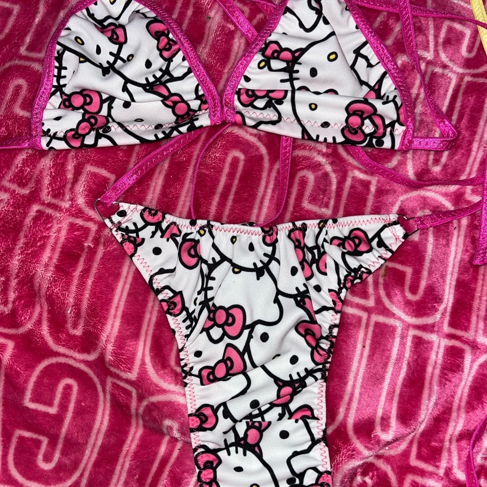 Hello Kitty Bikini Set - Picture 3 of 3